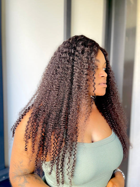 KINKY CURLY – RÉF. DIOLA : L’AFRO NATUREL PARFAIT SIGNÉ MINGA HAIR