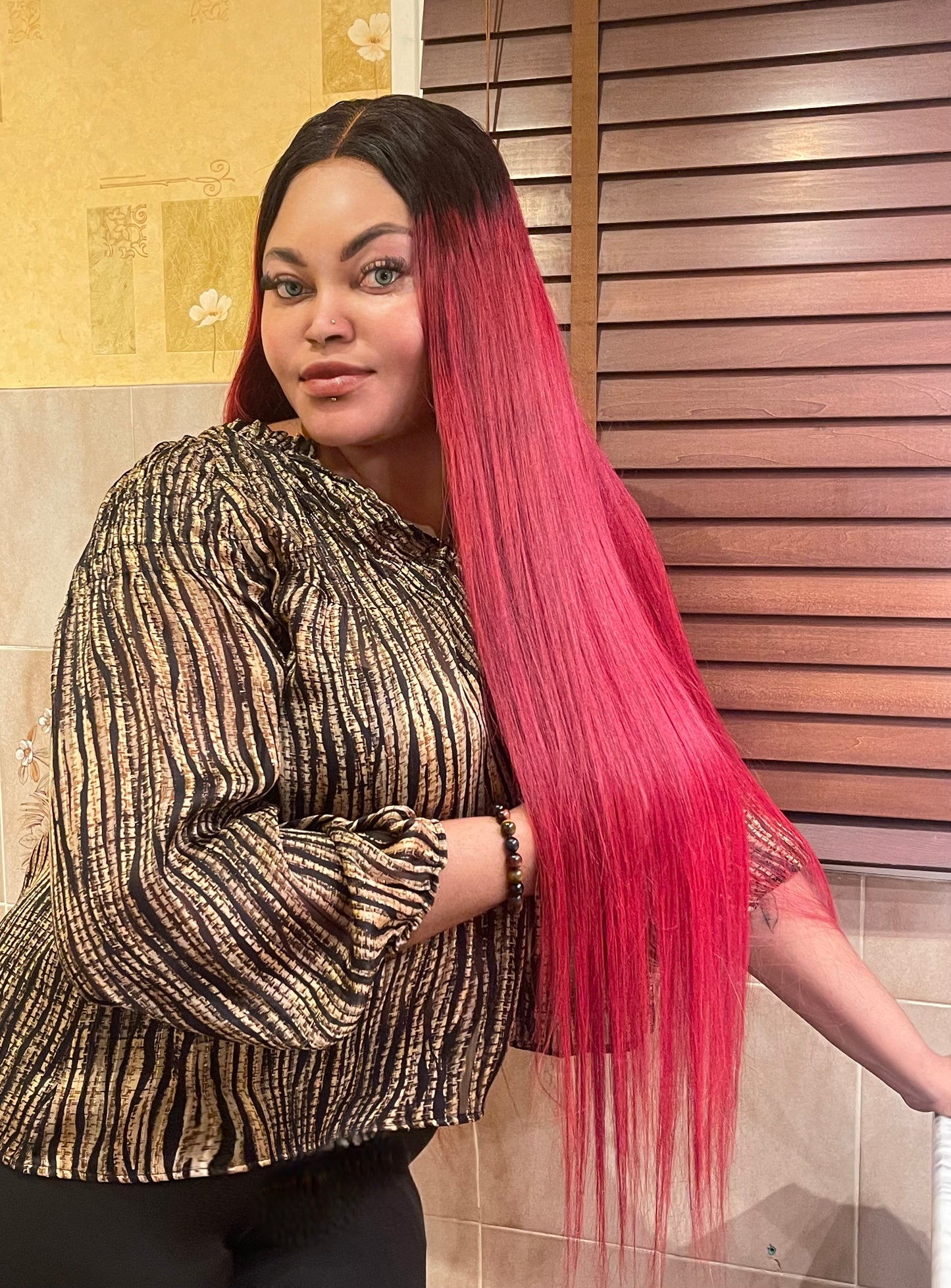 Lola - Perruque Closure Lisse 28 pouces en Cheveux Raw Hair de Luxe