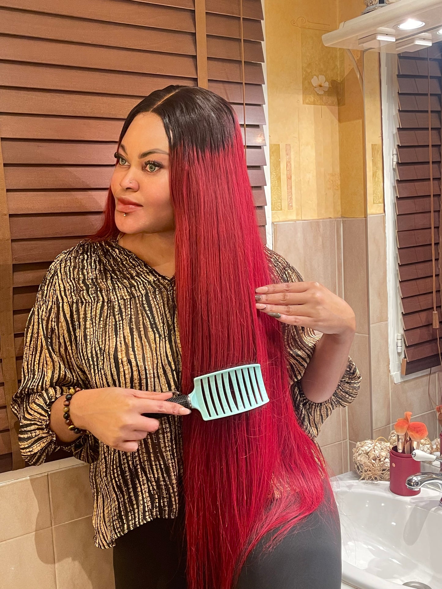 Lola - Perruque Closure Lisse 28 pouces en Cheveux Raw Hair de Luxe
