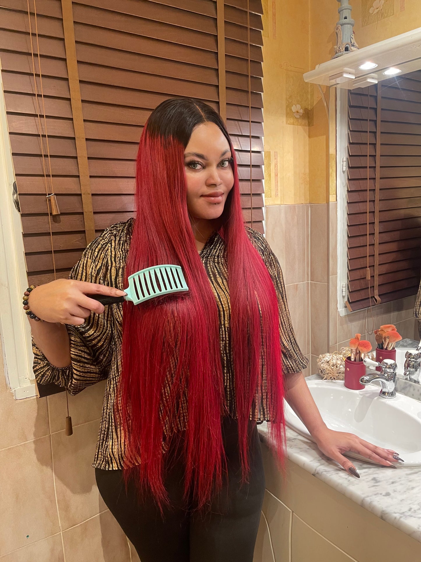 Lola - Perruque Closure Lisse 28 pouces en Cheveux Raw Hair de Luxe