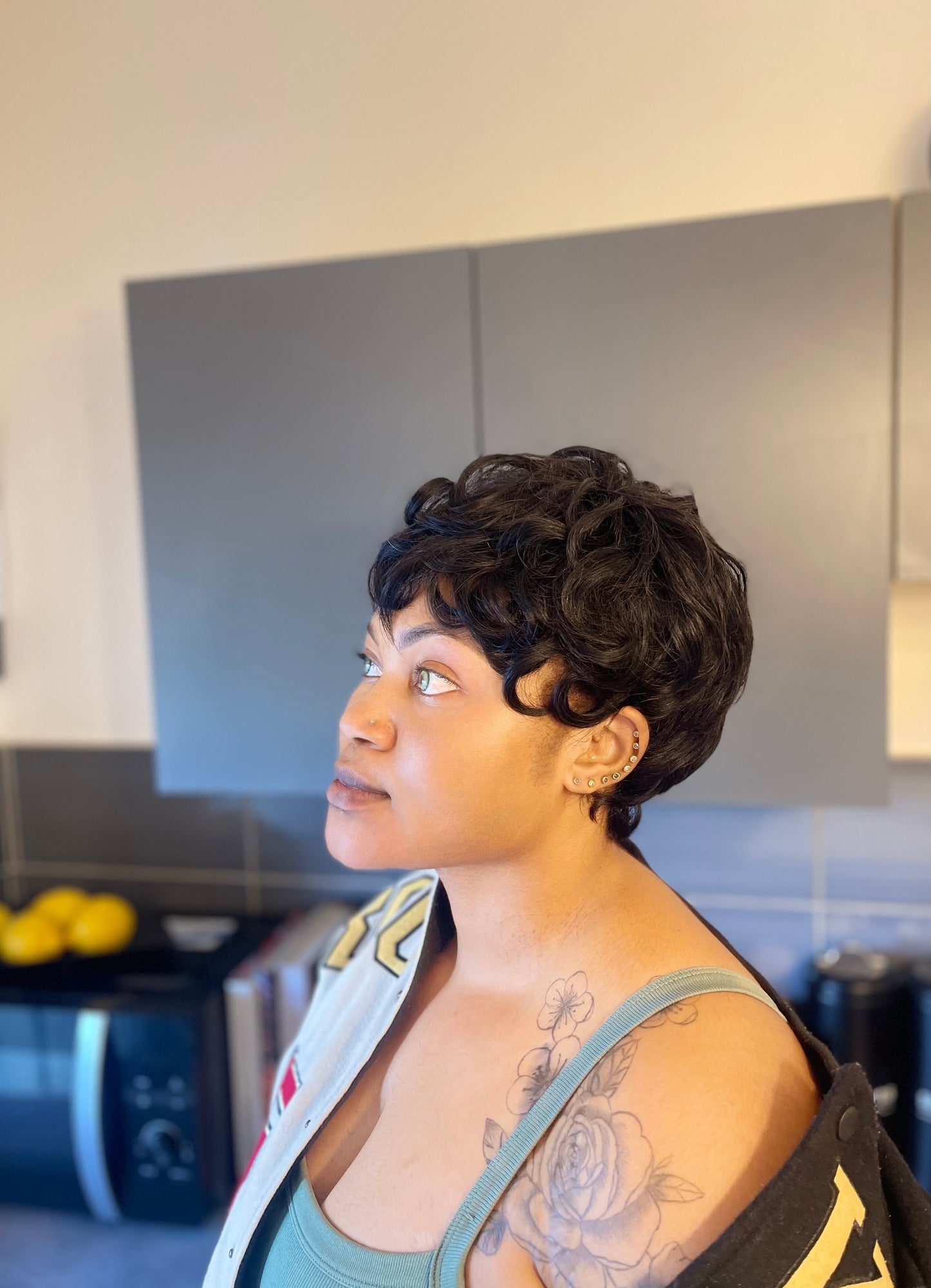 YAYA- Remy Hair Premium – Coupe Pixie Curly Naturelle