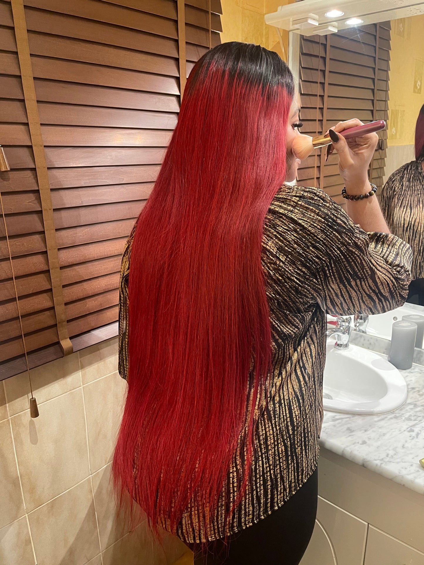 Lola - Perruque Closure Lisse 28 pouces en Cheveux Raw Hair de Luxe